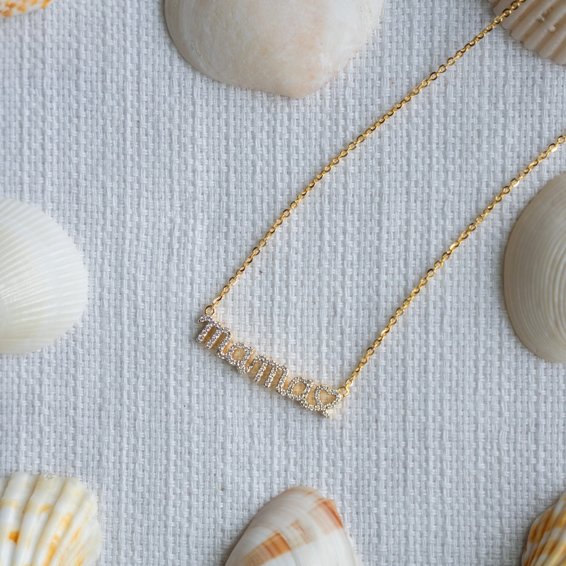 Mama Necklace in 18-karat Gold